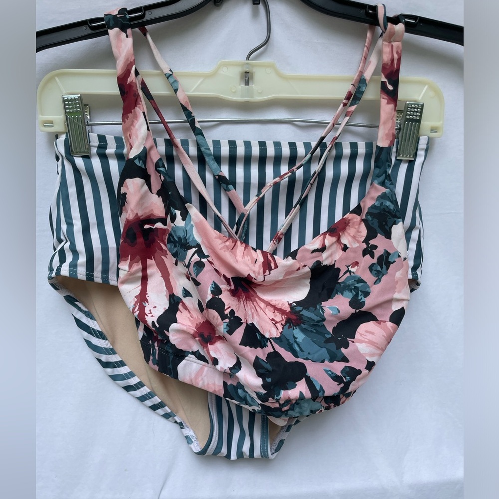 Albion Fit swim set. Size small.